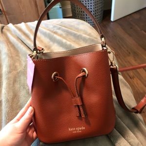 Kate spade small bucket Eva chestnut butter